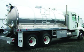 Vacuum Trucks - Vacuum septic service truck