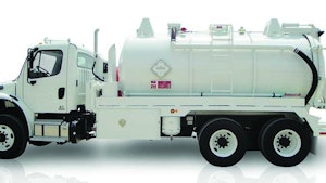 Vacuum Trucks - Vacuum truck with hydraulic components